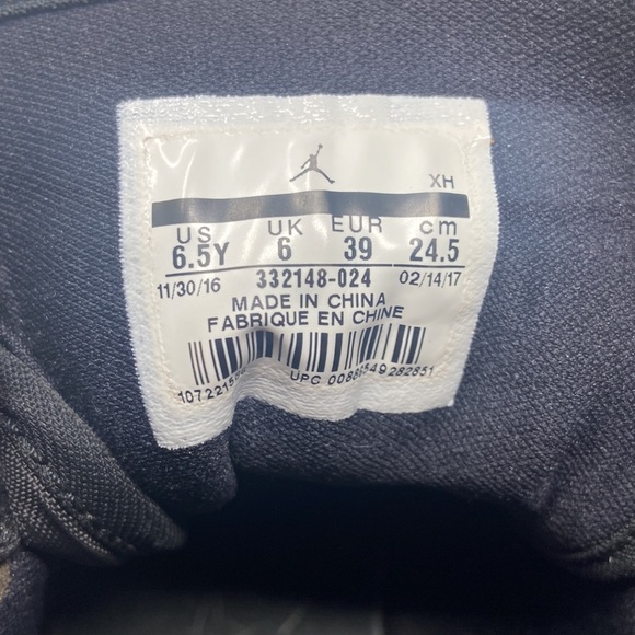 Jordan 1 Mid - Picture 9 of 9